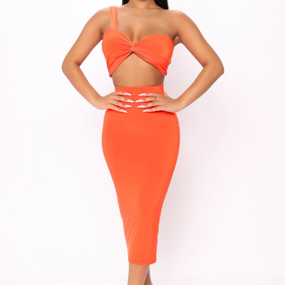 Orange fashion nova 2 piece set